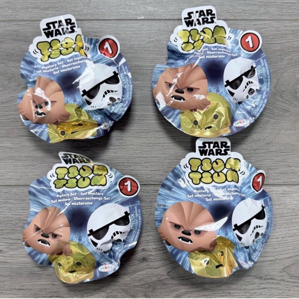 New! Set of 4 Star Wars Tsum Tsum Mystery Set Packs, never opened Blind Packs
